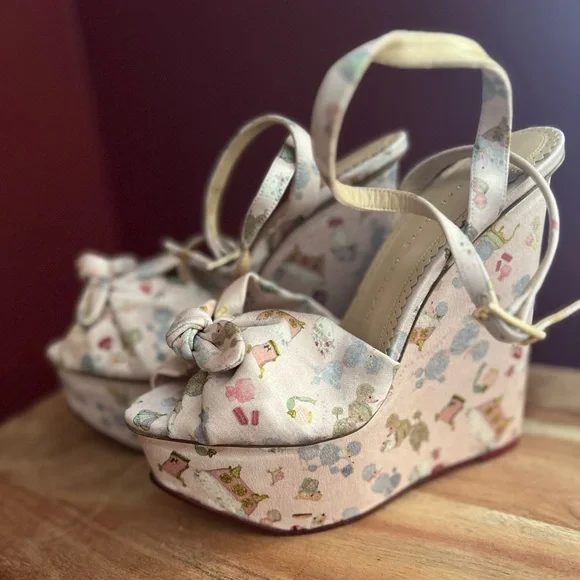 Charlotte Olympia Dog Grooming Wedge Heels - Picture 2 of 6